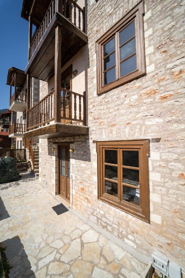 Villa Korfes-Κορφές Τριώροφη Βίλα Για Οικογένειες Και Παρέες Karpenisi ภายนอก รูปภาพ